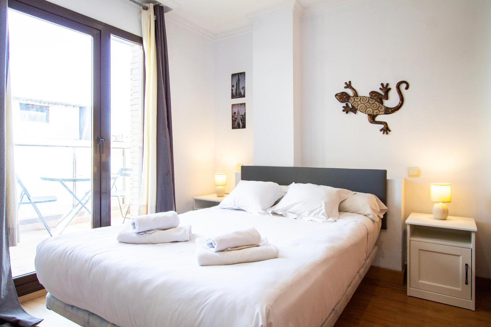 Apartamentos Adelfas Madrid Kültér fotó