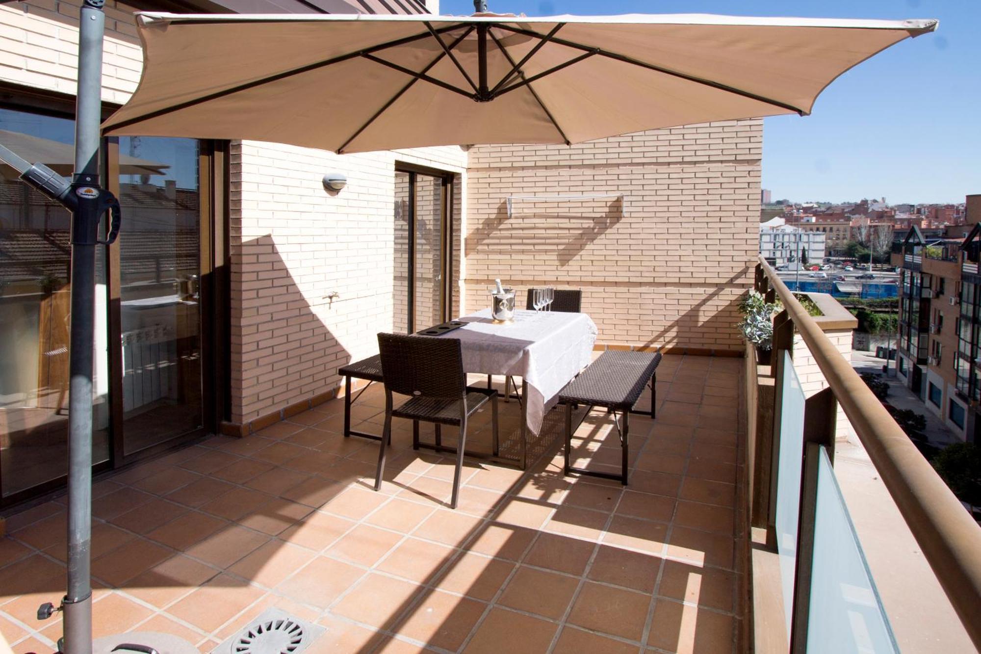 Apartamentos Adelfas Madrid Kültér fotó