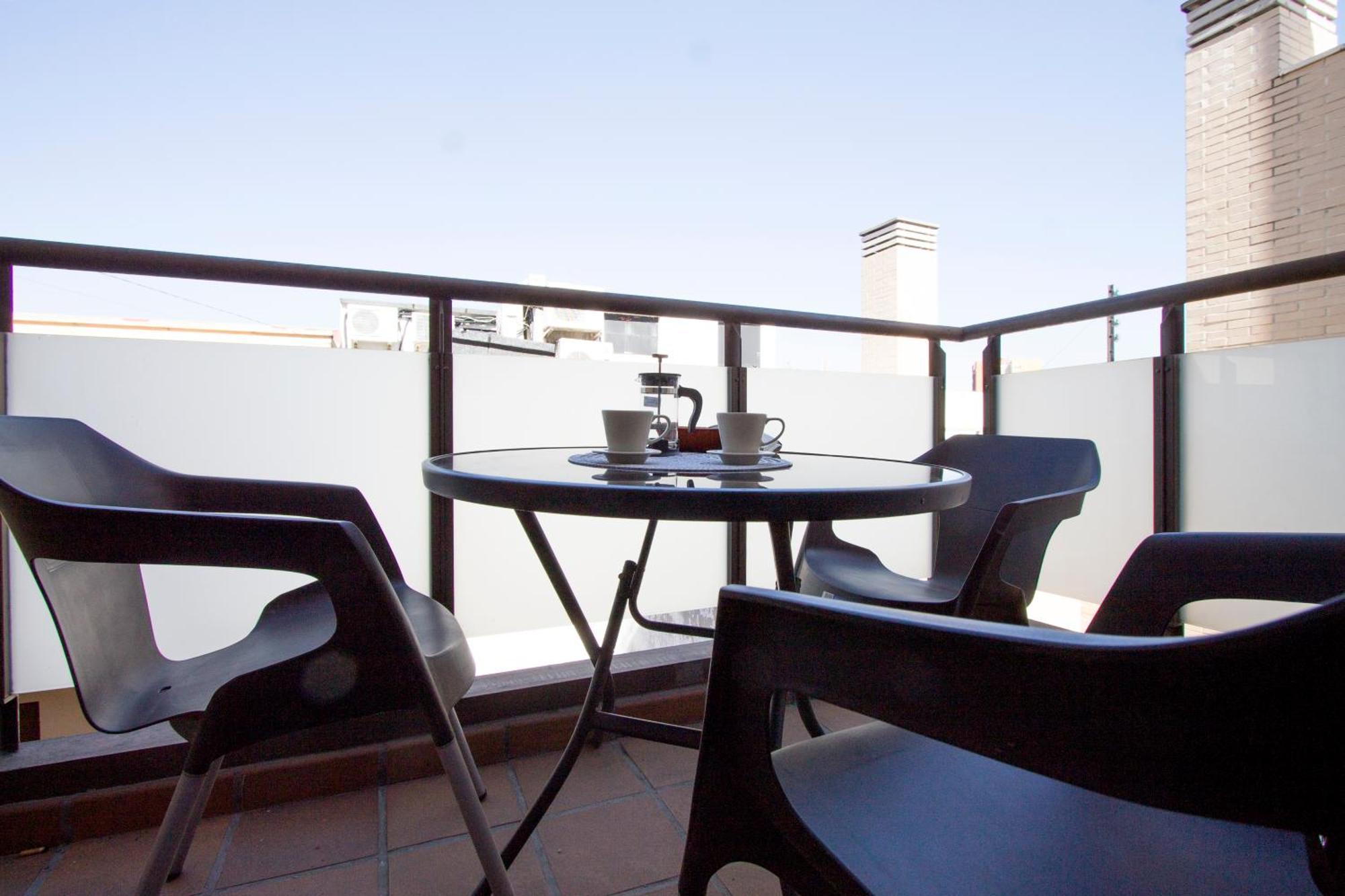 Apartamentos Adelfas Madrid Kültér fotó
